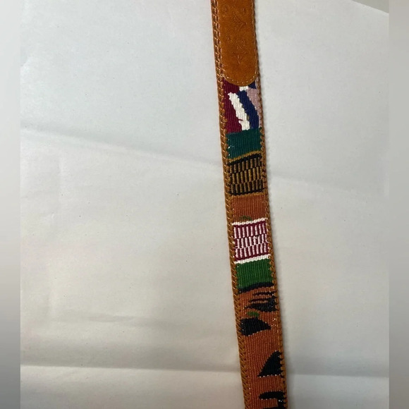 Western Style Embroidered Stamped Leather Belt Size 32 - Picture 2 of 6